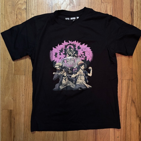 Mens Uniqlo Black Graphic Tee with One Piece Graphic - Picture 1 of 5
